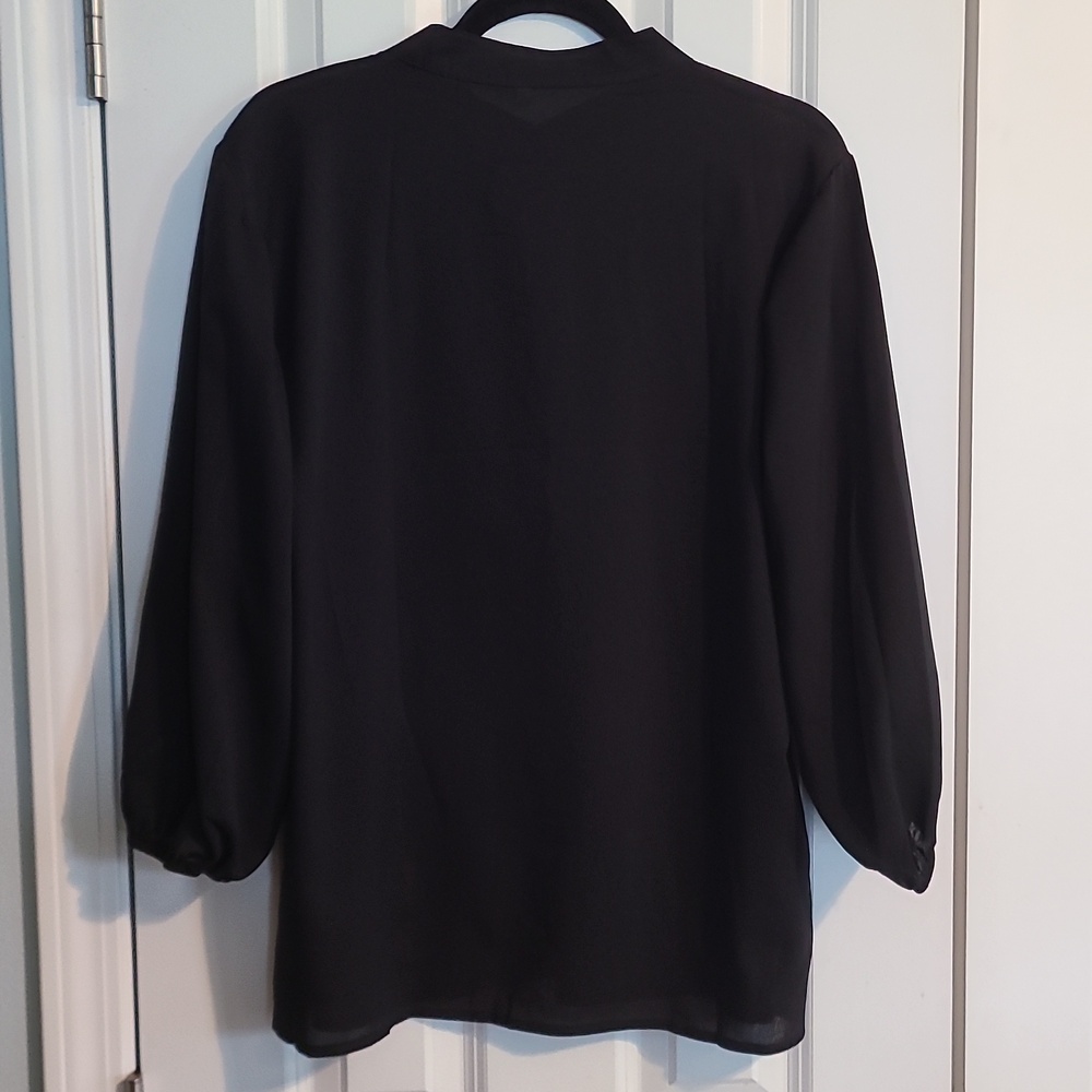 Women's Black Button-Down Shirt - Classic Long Sleeve - Picture 4 of 5